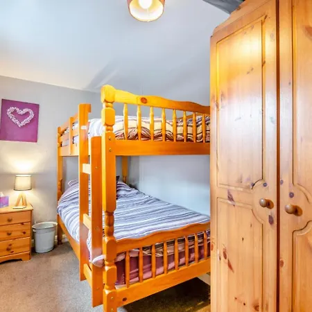 2 Bed In Oc-w037 Holiday home *