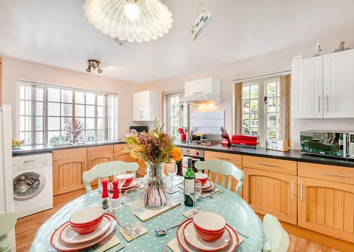 2 Bed In Oc-w037 Holiday home